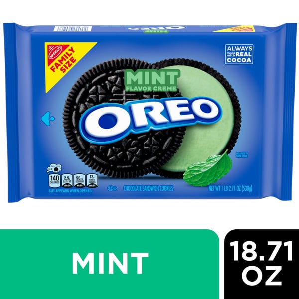 Packaged Cookies Oreo Mint Creme Chocolate Sandwich Cookies Family Size hero