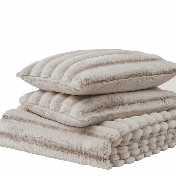 Frye faux fur queen comforter shops set 3 piece NEW