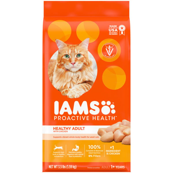 Dry Cat Food IAMS Proactive Health Adult Healthy Dry Cat Food with Chicken Cat Kibble hero