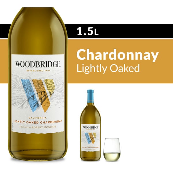 Chardonnay Woodbridge Lightly Oaked Chardonnay White Wine Bottle hero