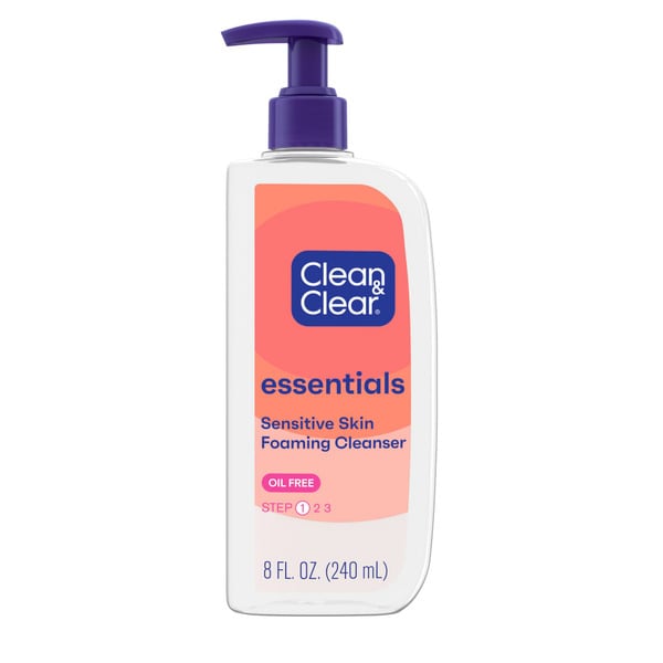 Facial Care Clean & Clear Essentials Oil-Free Foaming Facial Cleanser hero