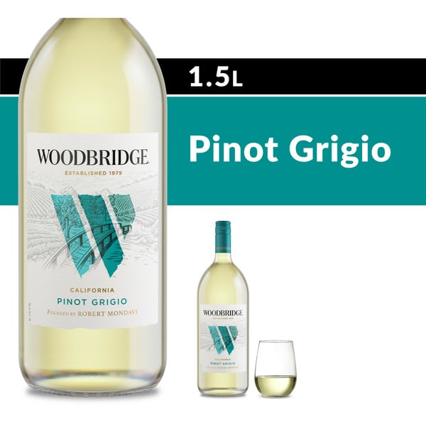 Everyday, Value, and Specialty Woodbridge Pinot Grigio White Wine Bottle hero