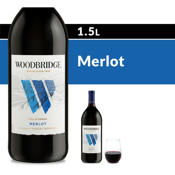 Red Wines Woodbridge Merlot Red Wine Bottle hero