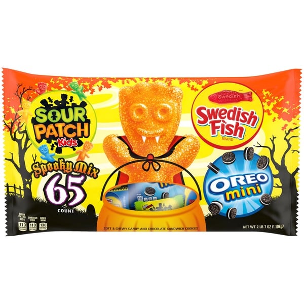 Candy & Chocolate Sour Patch Kids Mini Chocolate Sandwich Cookies, Candy hero