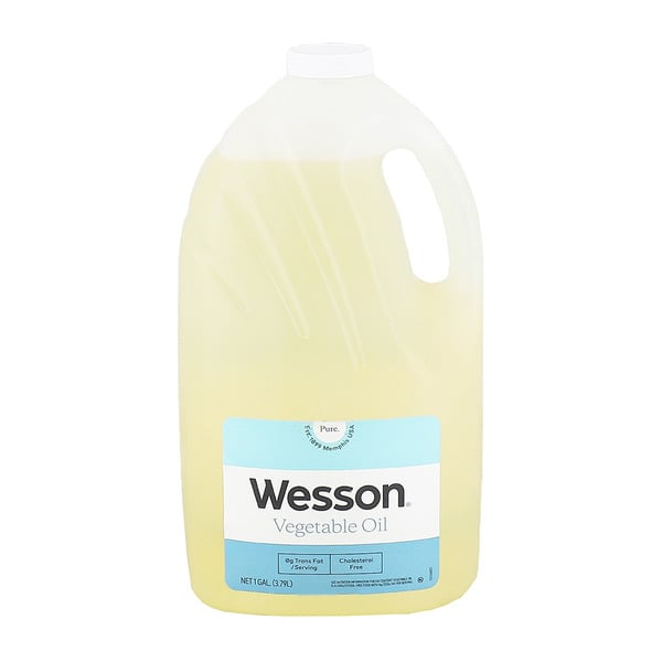 Oils & Vinegars Wesson Vegetable Oil hero