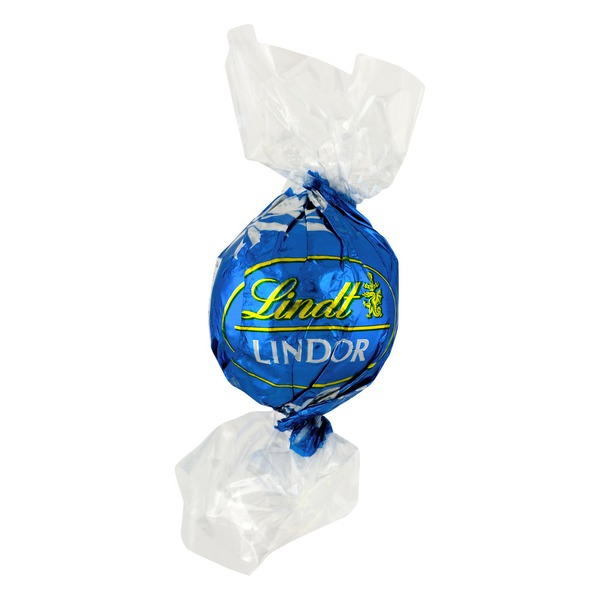 Candy & Chocolate Lindt Lindor Milk Chocolate Truffle Single Sea Salt hero