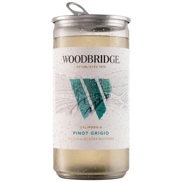 White Wines Woodbridge Pinot Grigio White Wine Can hero