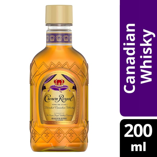 Whiskey Crown Royal Fine De Luxe Blended Canadian Whisky hero