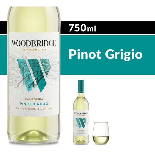 White Wines Woodbridge Pinot Grigio White Wine Bottle hero