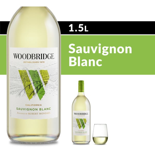 Domestic 1.5 LT Woodbridge Sauvignon Blanc White Wine Bottle hero