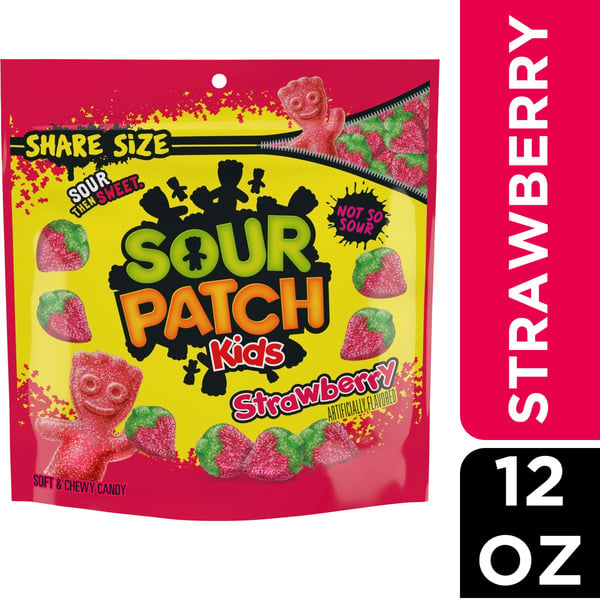 Fruit & Vegetable Snacks Sour Patch Kids Strawberry Soft & Chewy Candy hero