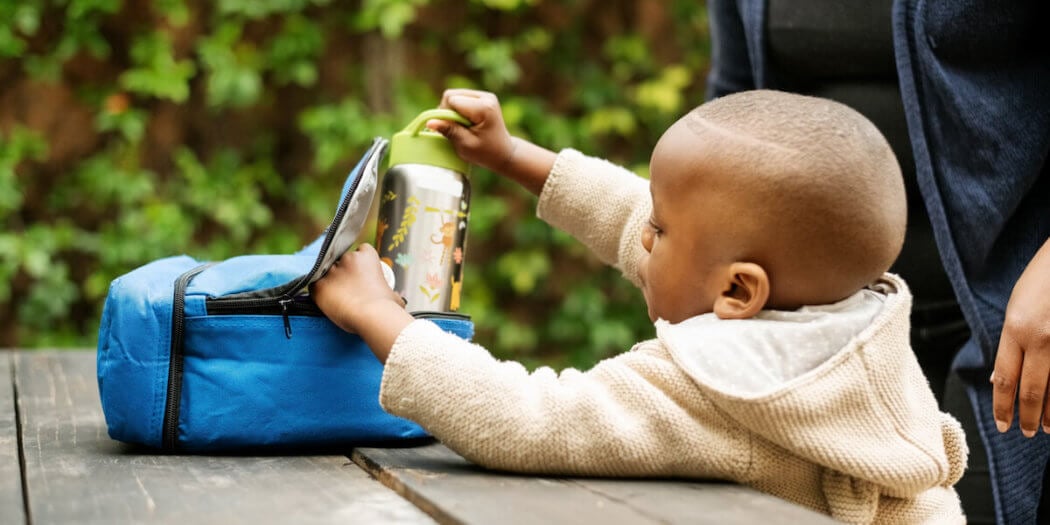 Packing hot school lunches and keeping them warm - 