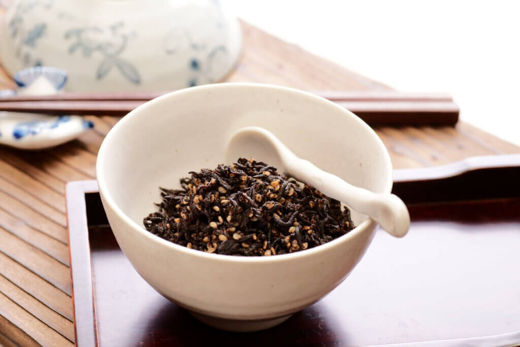 Shiso hijiki furikake in a bowl.