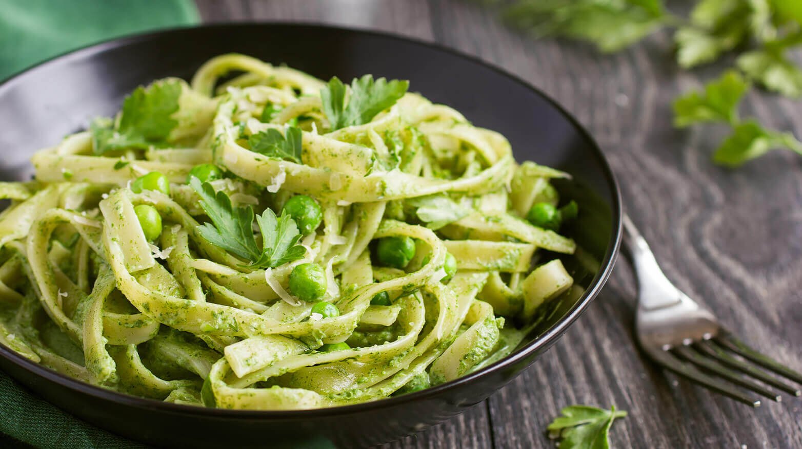 Pesto pasta with peas