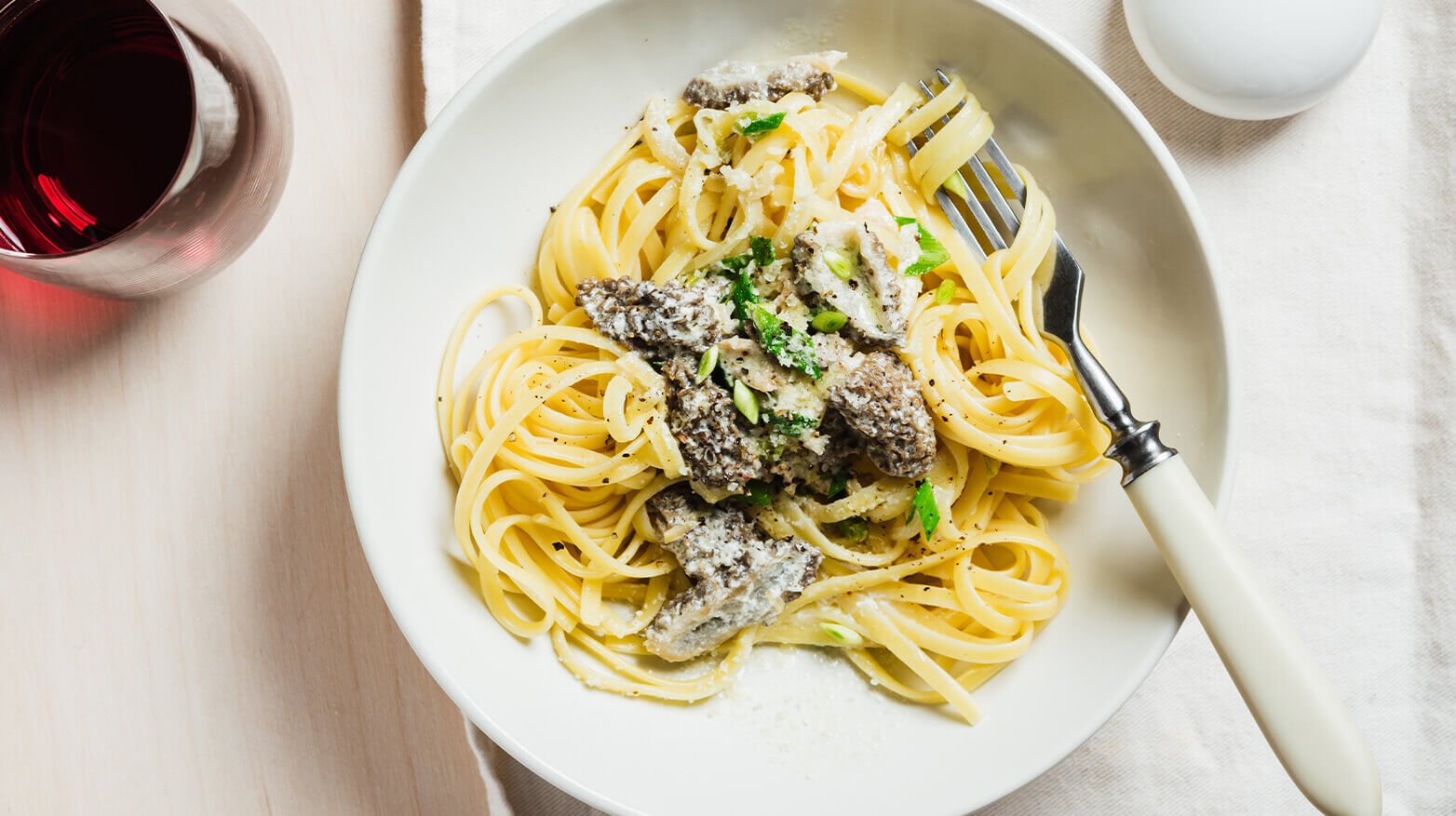 Alfredo pasta with parmesan and morel mushrooms