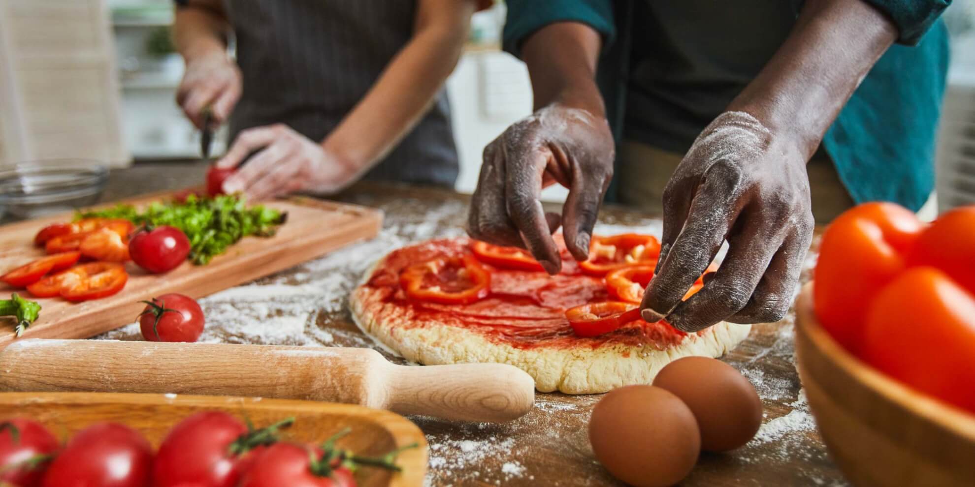 https://www.instacart.com/company/wp-content/uploads/2022/11/couple-preparing-dinner.jpg