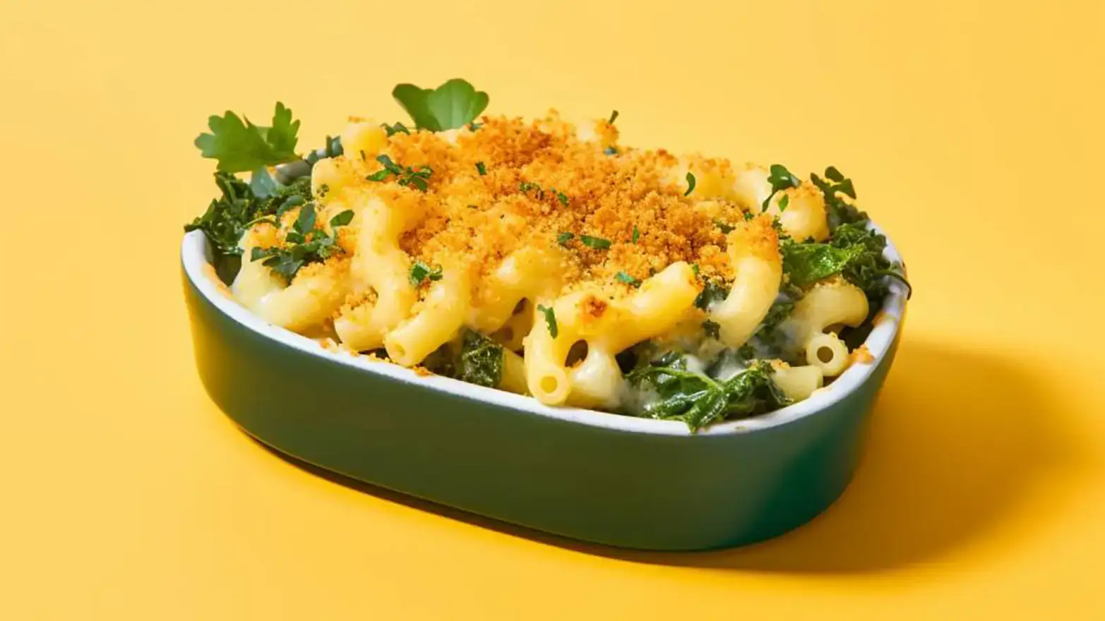 macaroni and cheese with breadcrumbs and fresh herbs