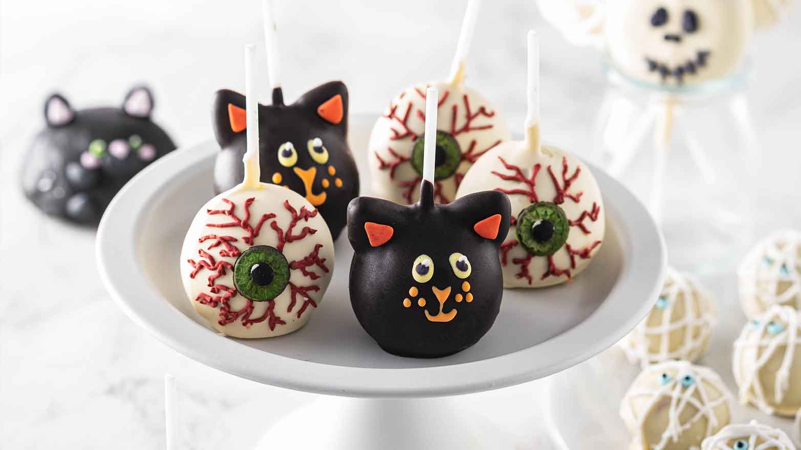 Black cat and eyeball cake pops for Halloween dessert