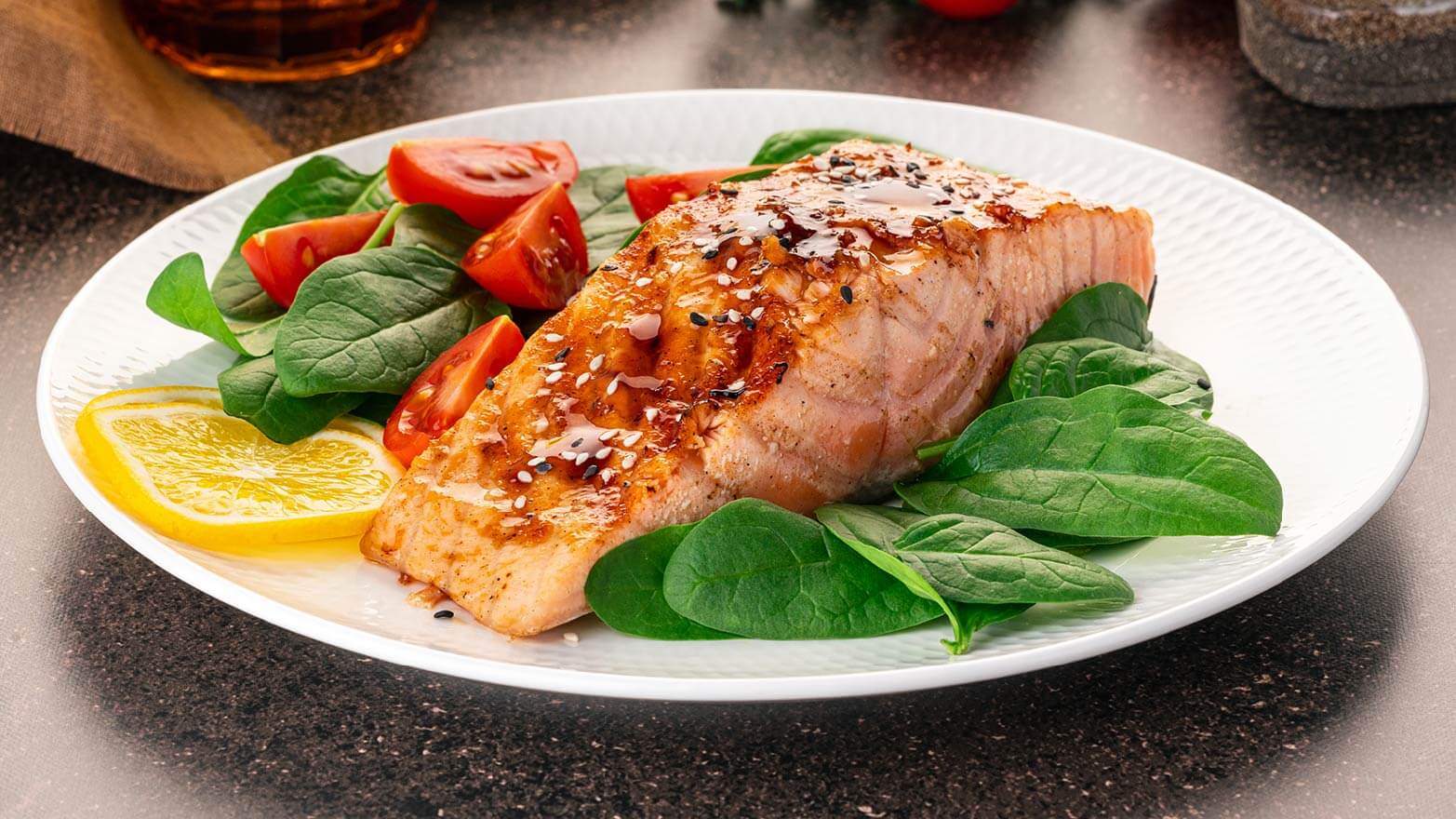 Salmon with lemon and vegetables