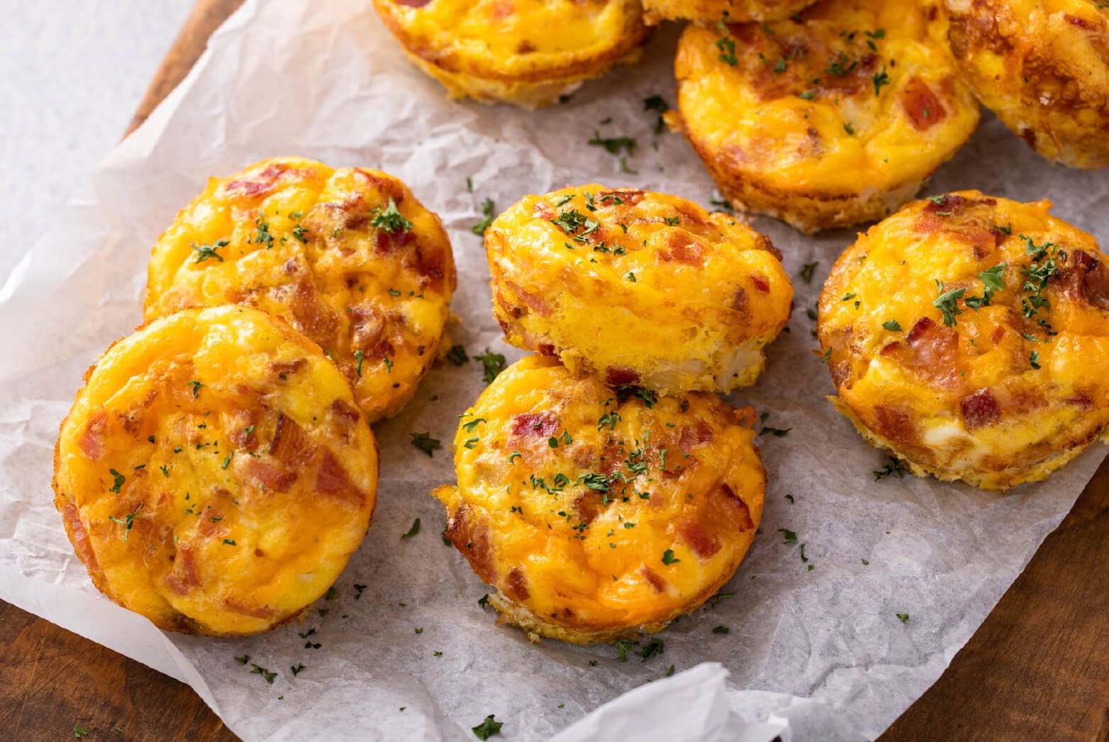 Mini veggie egg bites, which are the perfect low-calorie meal