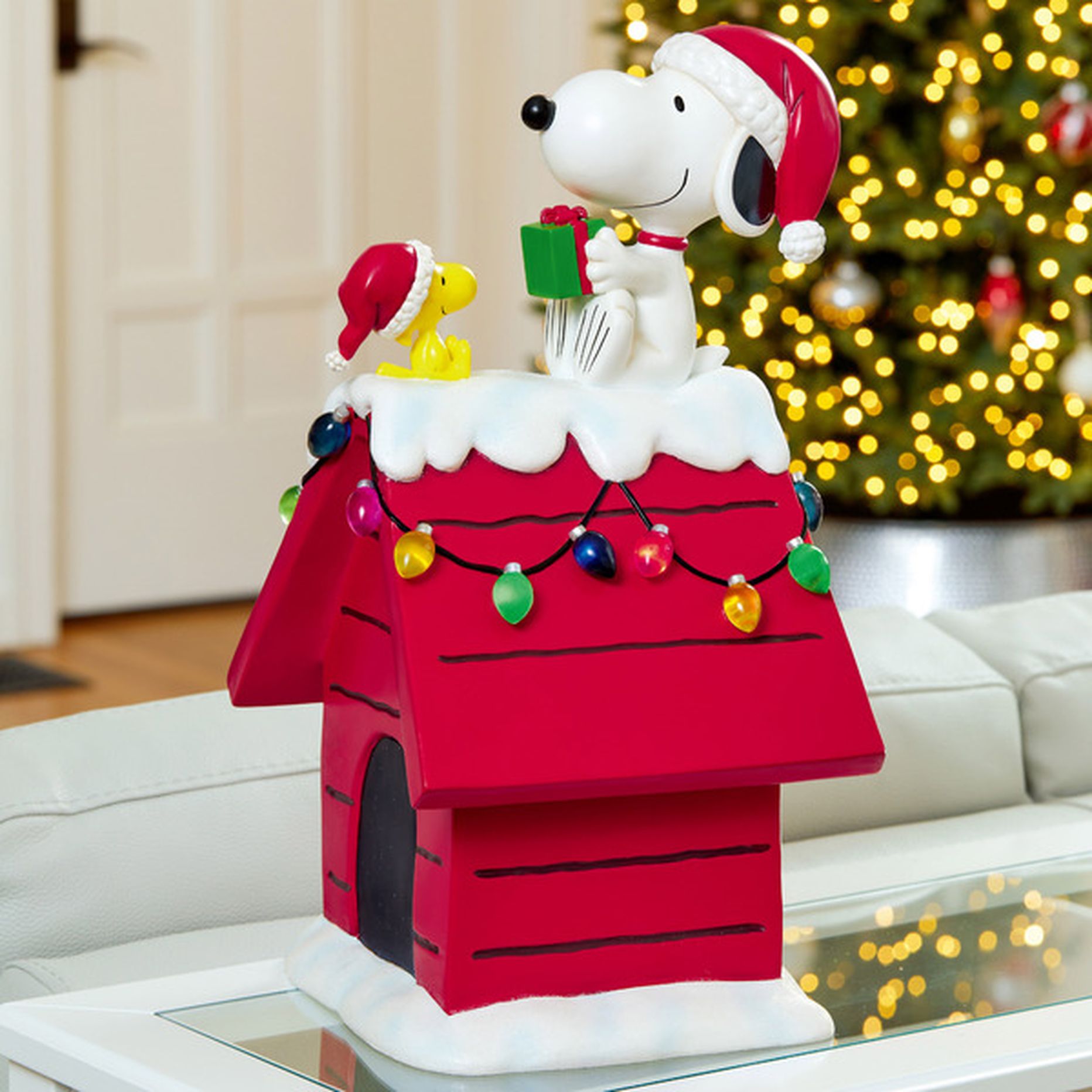 Brand New Snoopy & sale Woodstock Holiday Doghouse