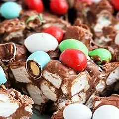 Almond Christmas Dream Bars