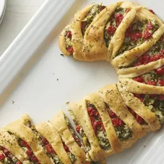 Spinach-Artichoke Crescent Candy Cane