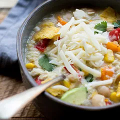 Slow Cooker Chicken, Quinoa & White Bean Chili