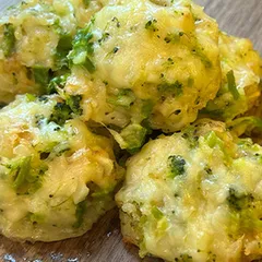 Cheesy Broccoli Tator Tots